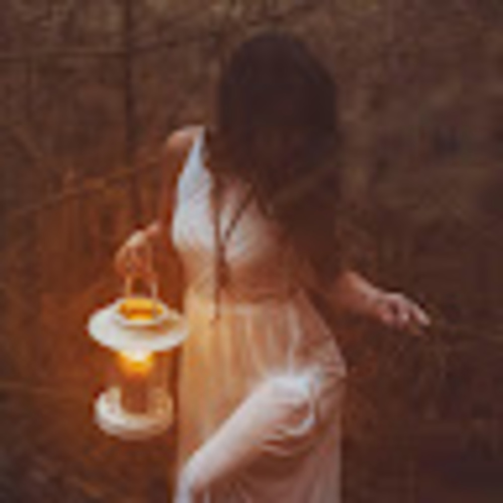 Meet your Posher, Lara lee